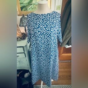 NoraCora Blue and White Floral Pattern Women's Dress L Short Sleeve Summer VGUC